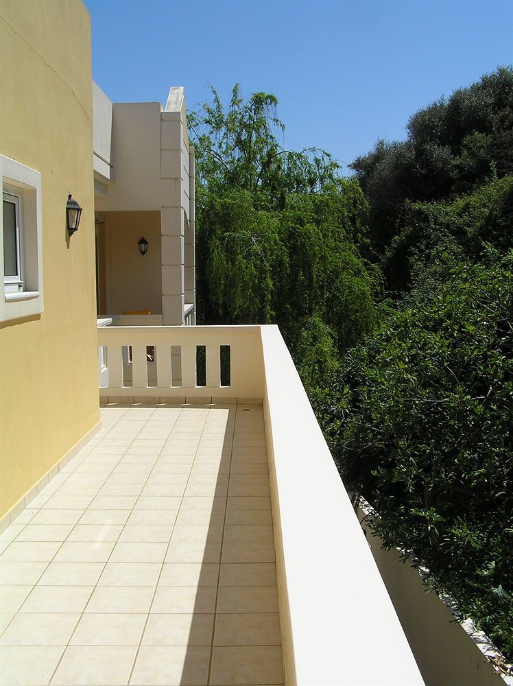 Artemis Apartments Stalos Exterior photo
